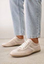 Beżowe Sneakersy Typu Tenisówki z Siateczkowymi Wstawkami Corigoria. Brązowe trampki i tenisówki damskie Born2be, bez wzorów, klasyczne, bez zapięcia. Za 89.99 zł.