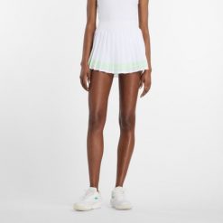 Spódnica damska New Balance WK51402WT – biała. Białe spódnice damskie New Balance, m, bez wzorów, z materiału. Za 229.99 zł.