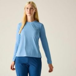 Damska koszulka z krótkim rękawem i siateczką Mindo Anti-Insect. Niebieskie t-shirty damskie Regatta, bez wzorów, z poliesteru, bez kołnierzyka. W wyprzedaży za 109.99 zł.