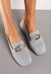 Szare Mokasyny Wsuwane ze Ściętym Noskiem i Metaliczną Klamerką Kanela. Szare mokasyny damskie Renee, eleganckie. Za 59.99 zł.