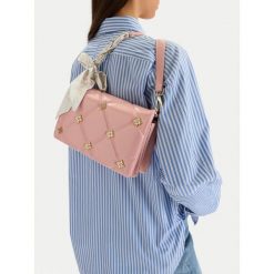 Torebka Nine West. Czerwone torebki do ręki damskie Nine West, bez wzorów, klasyczne, bez dodatków. Za 279.99 zł.