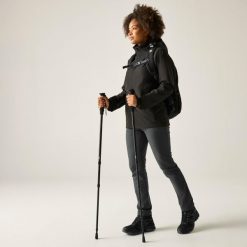 Damskie spodnie trekkingowe Highton II. Szare spodnie sportowe damskie Regatta, bez wzorów, trekkingowe. Za 199.99 zł.