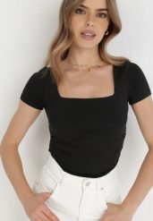 Czarna Bluzka Alcele. Czarne bluzki damskie Born2be, na lato, l, bez wzorów, z dzianiny, bez kołnierzyka, bez ramiączek. Za 79.99 zł.