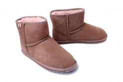 EMU AUSTRALIA T10103 Wallaby Mini Teens mushroom, botki damskie. Brązowe botki damskie Emu Australia, na zimę, ze skóry, bez obcasa, bez zapięcia. Za 389.90 zł.
