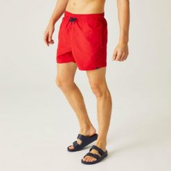 Męskie szorty do pływania Mawson. Czerwone krótkie spodenki sportowe męskie Regatta, m, bez wzorów, z poliesteru, do pływania. W wyprzedaży za 85.10 zł.