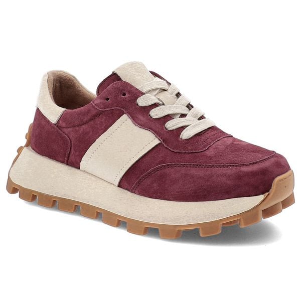 Bordowe Sneakersy Filippo Modne Obuwie Damskie. Czerwone półbuty damskie Filippo, bez wzorów, z zamszu, eleganckie, bez obcasa, na platformie, bez zapięcia. Za 195.99 zł.