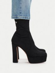 Nine West Botki CEO-CD25307-2 Czarny. Czarne botki damskie Nine West, z materiału, bez obcasa, na słupku, bez zapięcia. Za 299.99 zł.