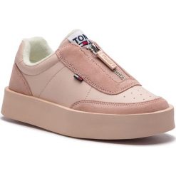 Sneakersy TOMMY JEANS - Zipper Light Sneaker EN0EN00393 Silver Peony 658. Półbuty damskie marki Tommy Jeans. W wyprzedaży za 369.00 zł.