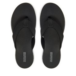 Japonki Skechers. Czarne klapki damskie Skechers, bez wzorów, bez obcasa. Za 149.99 zł.