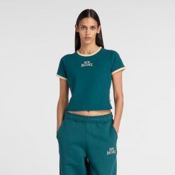Koszulka damska New Balance WT61Y33QAAV – zielona. Zielone koszulki sportowe damskie New Balance, xs, bez wzorów, z bawełny, eleganckie, bez kołnierzyka. Za 169.99 zł.