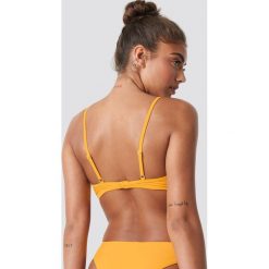 NA-KD Swimwear Góra bikini z profilowanymi miseczkami - Yellow. Bikini damskie marki NA-KD Swimwear. Za 80.95 zł.