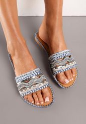 Niebieskie Klapki na Płaskiej Podeszwie w Stylu Boho z Koronką Nitami i Plecionym Sznurkiem Wykończone Imitacją Cyrkonii Bellemoon. Niebieskie klapki damskie Renee, z aplikacjami, z koronki, boho, bez obcasa, na płaskiej podeszwie. Za 79.99 zł.