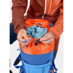 Plecak turystyczny Ortovox Traverse 30 Dry - just blue. Niebieskie plecaki damskie ORTOVOX, bez wzorów. Za 823.99 zł.