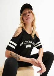 Shirt z miękkiej wiskozy. Czarne t-shirty damskie bonprix, z aplikacjami, z wiskozy, bez kołnierzyka. Za 74.99 zł.