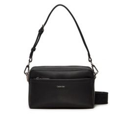 Torebka Calvin Klein. Czarne torebki do ręki damskie Calvin Klein, bez wzorów, klasyczne, bez dodatków. Za 309.99 zł.