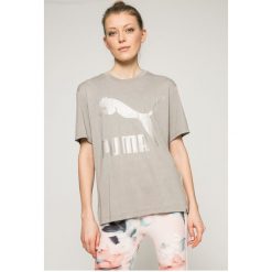 Puma - Top. Szare topy damskie Puma, z nadrukiem, z dzianiny, z okrągłym kołnierzem, z krótkim rękawem. W wyprzedaży za 79.90 zł.