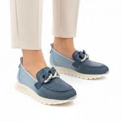 Półbuty damskie Hispanitas, ze skóry naturalnej z tekstylnymi wstawkami z siateczki i wsuwanym krojem, niebieskie, SHV264834 Sumatra-V26 Celeste Bole. Niebieskie półbuty damskie Hispanitas, na lato, bez wzorów, z jeansu, eleganckie, bez obcasa, bez zapięcia. Za 629.00 zł.