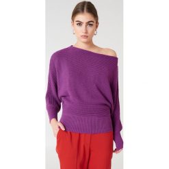 NA-KD Dzianinowy sweter z odkrytymi ramionami - Purple. Fioletowe swetry damskie NA-KD, z bawełny. Za 121.95 zł.