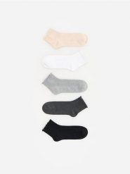 Skarpetki z wiskozą 5 pack - jasnoszary. Szare skarpety damskie Reserved, bez wzorów, z wiskozy. Za 49.99 zł.