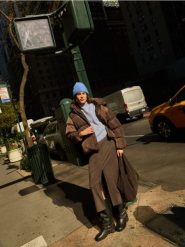 Skórzane kozaki biker - czarny. Czarne kozaki damskie Reserved, ze skóry, bez obcasa. Za 499.99 zł.