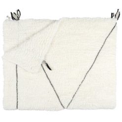 Koc pled sherpa biały z czarnym wzorem. Białe kocyki dla dzieci Intesi, z materiału. W wyprzedaży za 136.90 zł.