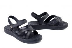 AZALEIA 19181 Rafa BM614 black, sandały damskie. Czarne sandały damskie Azaleia, bez wzorów, bez obcasa, bez zapięcia. Za 174.90 zł.
