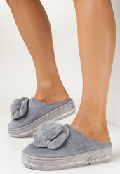 Szare Kapcie na Platformie z Pomponem Conine. Szare kapcie damskie Born2be, bez wzorów, z dresówki. Za 34.99 zł.