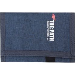 Portfel PRT001 - granat. Portfele damskie marki 4f. W wyprzedaży za 29.99 zł.