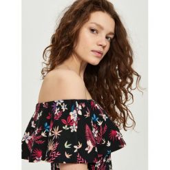 Sukienka hiszpanka - Czarny. Czarne sukienki damskie Sinsay, l, bez wzorów, bez kołnierzyka, bez ramiączek. W wyprzedaży za 29.99 zł.