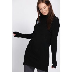 Czarna Tunika Synonymous. Czarne tuniki damskie Born2be, na jesień. Za 49.99 zł.