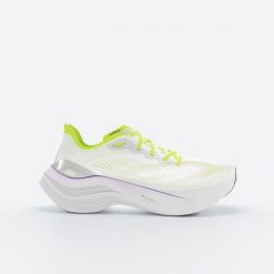 Buty do biegania damskie Kiprun KD900.2. Białe obuwie sportowe damskie KIPRUN, bez wzorów, do biegania. Za 499.99 zł.