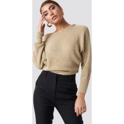 NA-KD Dzianinowy sweter z odkrytymi ramionami - Beige. Swetry damskie marki Camel Active. Za 121.95 zł.