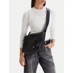 Torebka G-Star Raw. Czarne listonoszki damskie G-Star Raw, bez wzorów, retro, bez dodatków. Za 199.99 zł.