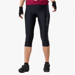 Legginsy rowerowe kobieca Swedemount Core Bike 3/4 Tights szybkoschnąca. Czarne legginsy damskie SWEDEMOUNT, bez wzorów, z tkaniny, na fitness i siłownię. Za 329.99 zł.