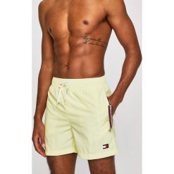 Tommy Hilfiger - Kąpielówki. Żółte kąpielówki męskie Tommy Hilfiger, m, bez wzorów, z materiału. Za 229.90 zł.