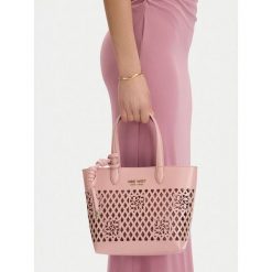 Torebka Nine West. Czerwone torebki do ręki damskie Nine West, bez wzorów, klasyczne, bez dodatków. Za 249.99 zł.