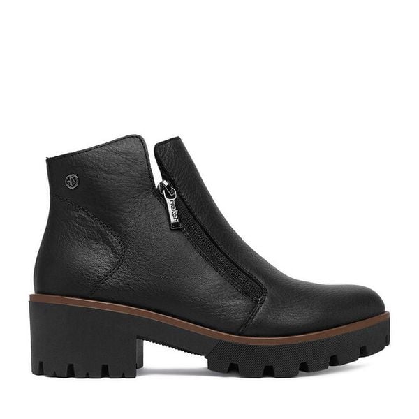 Botki Rieker. Czarne botki damskie Rieker, bez obcasa, na płaskiej podeszwie, bez zapięcia. Za 429.99 zł.