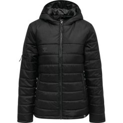 Kurtka damska HUMMEL hmlNORTH QUILTED HOOD JACKET WOMAN. Czarne kurtki damskie Hummel, xs, bez wzorów, z materiału, z kapturem. Za 292.99 zł.