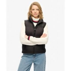 Damska kurtka puchowa Superdry. Czarne kurtki damskie Superdry., bez wzorów, z puchu, bez kaptura. Za 423.35 zł.