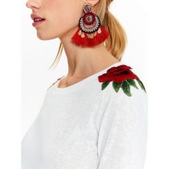 SWETER DAMSKI Z APLIKACJĄ 3D. Swetry damskie marki TOP SECRET. W wyprzedaży za 24.99 zł.