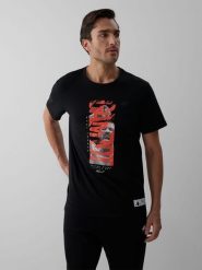 4F T-shirt regular z nadrukiem męski 4F | Mateusz Gamrot - czarny L. Czarne koszulki sportowe męskie 4f, l, z aplikacjami, z bawełny, bez kołnierzyka, bez ramiączek. Za 129.99 zł.