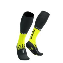 Skarpety do biegania Compressport Full Socks Winter Run. Żółte skarpety damskie Compressport, bez wzorów. Za 150.99 zł.