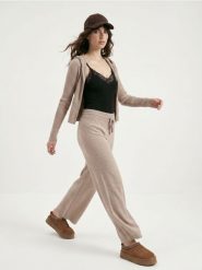 Swetrowe spodnie wide leg z wiskozą - Inny. Spodnie materiałowe damskie Sinsay, l, bez wzorów, z wiskozy. Za 59.99 zł.