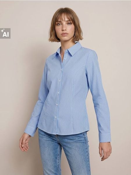 Bawełniana koszula slim fit - wielobarwny. Koszule damskie Sinsay, l, bez wzorów, z bawełny, bez kołnierzyka, bez ramiączek. Za 39.99 zł.