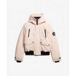 Kurtka bomber damska ocieplana Superdry City. Szare kurtki damskie Superdry., na zimę, bez wzorów, bez kaptura. Za 716.65 zł.