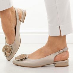 Złote czółenka damskie Jezzi asa201a-1. Żółte czółenka damskie Jezzi, z aplikacjami, ze skóry, casualowe, bez obcasa, na obcasie, bez zapięcia. Za 209.00 zł.