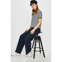 Tommy Jeans - Top. Topy damskie marki Tommy Jeans. Za 179.90 zł.