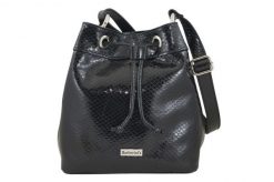 Damska torebka skórzana lakierowana - Czarna. Czarne torebki shopper damskie Barberinis, bez wzorów, z lakierowanej skóry, eleganckie, małe, lakierowane, bez dodatków. Za 241.99 zł.