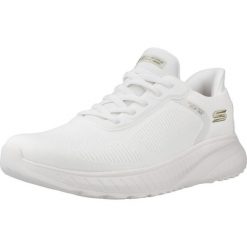 Buty SKECHERS BOBS SQUAD CHAOS Biały. Białe obuwie sportowe damskie Skechers, bez wzorów, z materiału, trekkingowe, Skechers Sport. Za 364.99 zł.