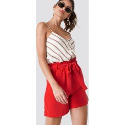 Trendyol Szorty z wysokim stanem i paskiem - Red. Szorty damskie marki Trendyol. Za 60.95 zł.